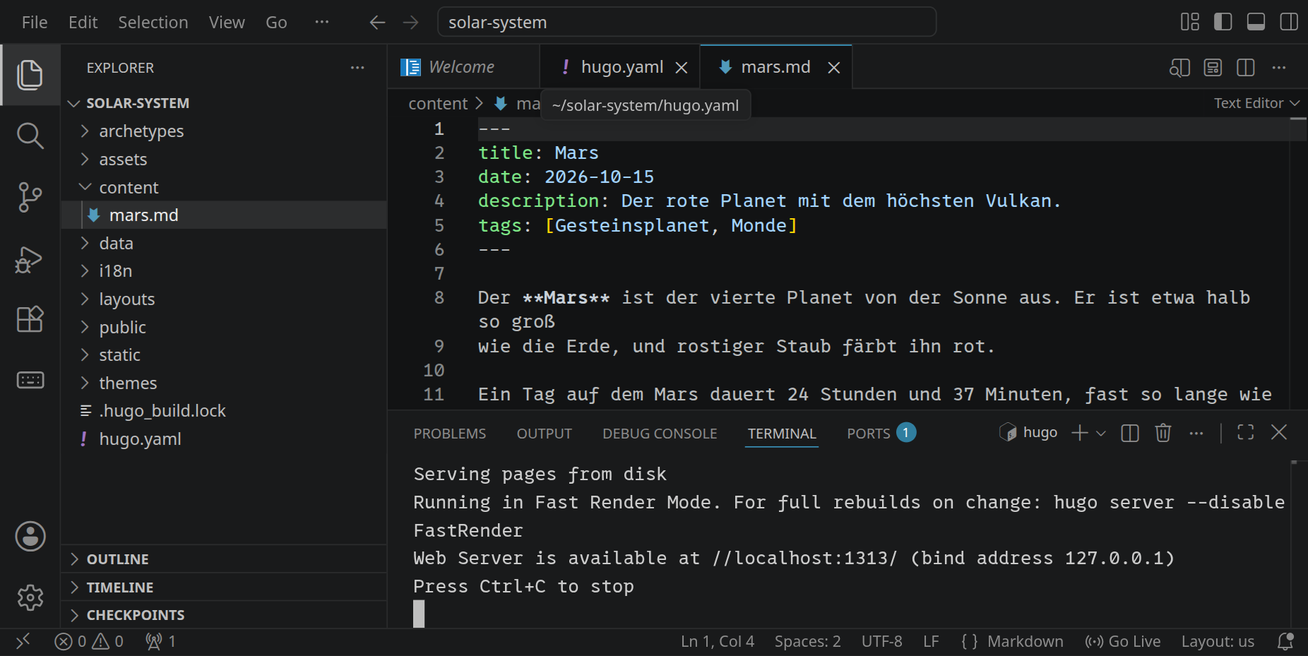 Die Datei content/mars.md mit Front Matter und Markdown; im Terminal meldet hugo server, dass die Website unter localhost:1313 erreichbar ist.