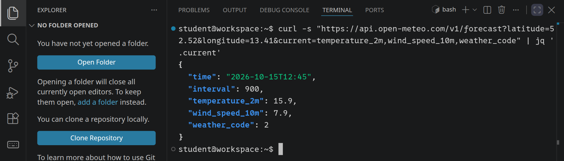Im Terminal das Objekt current mit der Uhrzeit, der Temperatur in zwei Metern Höhe, der Windgeschwindigkeit und einem Wettercode.