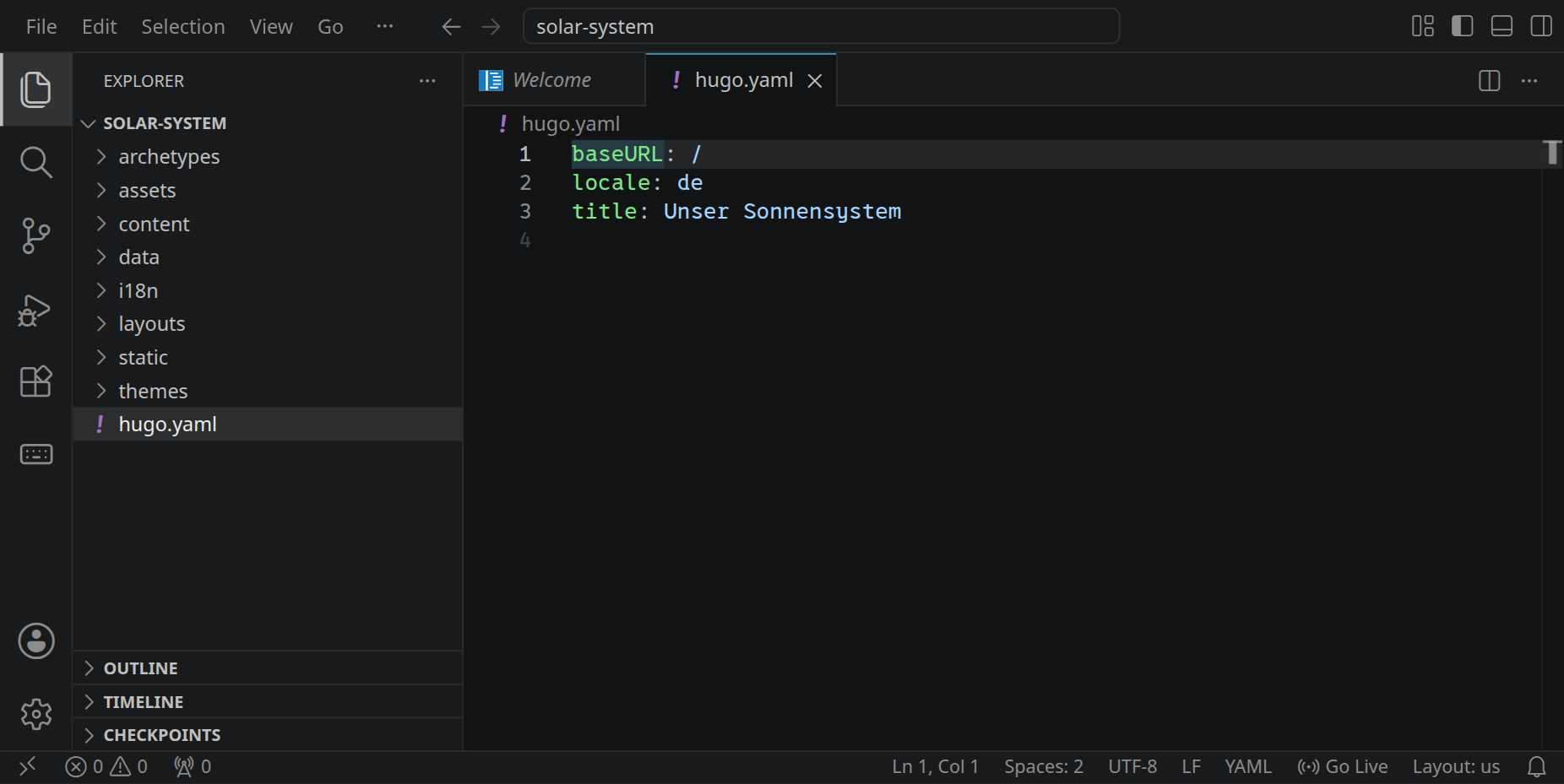 Der Ordner solar-system mit archetypes, assets, content, data, i18n, layouts, static, themes und hugo.yaml; hugo.yaml ist offen mit baseURL, locale und title.
